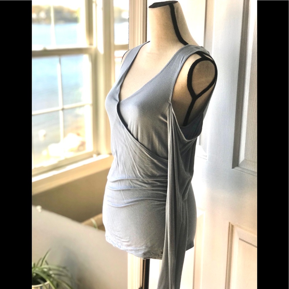 NWOT - Abercrombie & Fitch Cold Shoulder Medium
